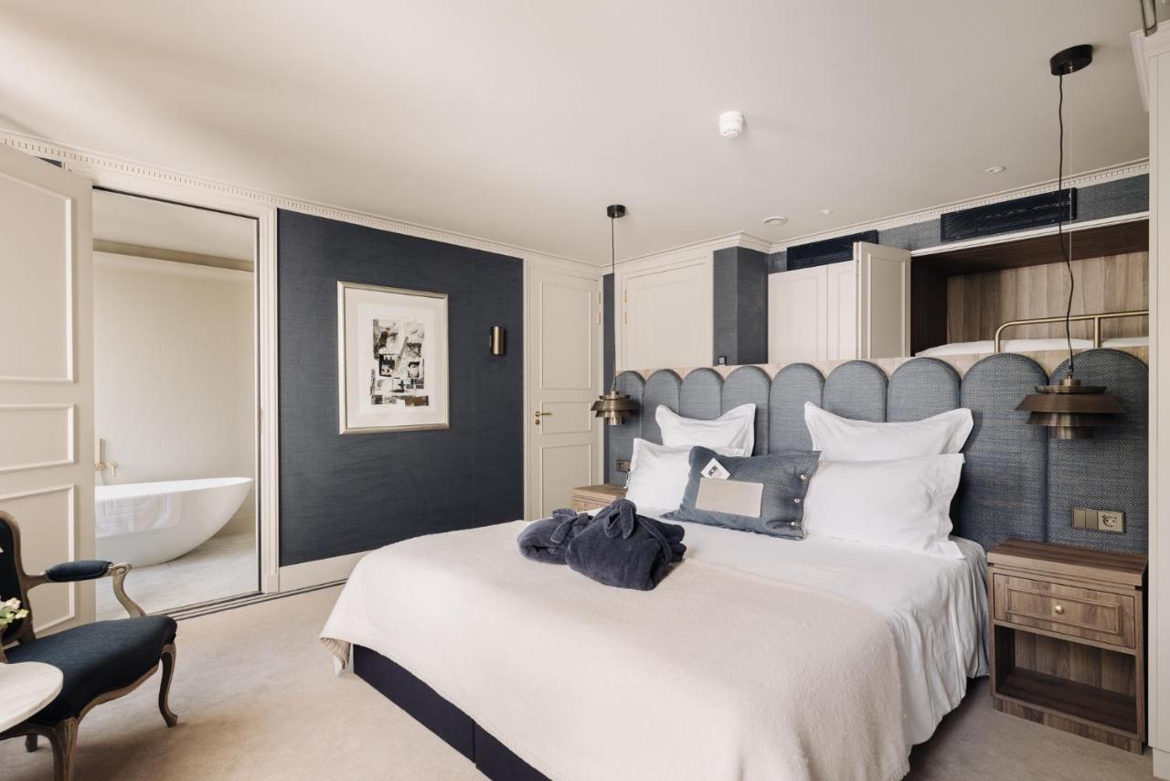 Hotel 717 Amsterdam Exteriér fotografie A bedroom at The Hari