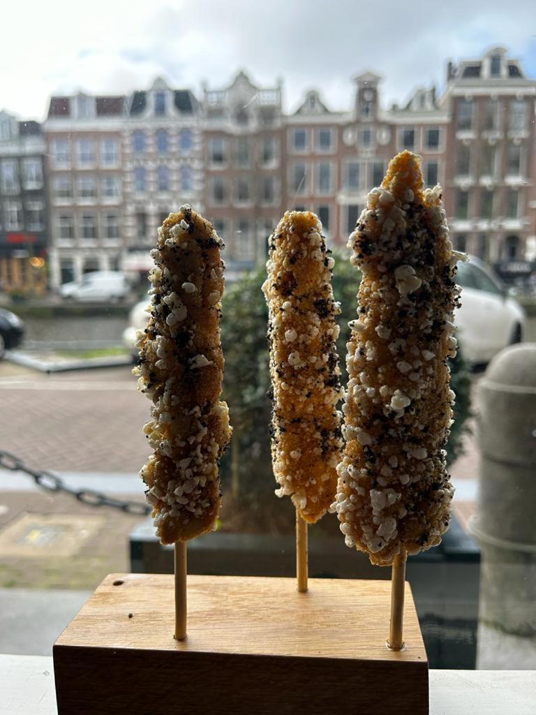Hotel 717 Amsterdam Exteriér fotografie Fish sticks